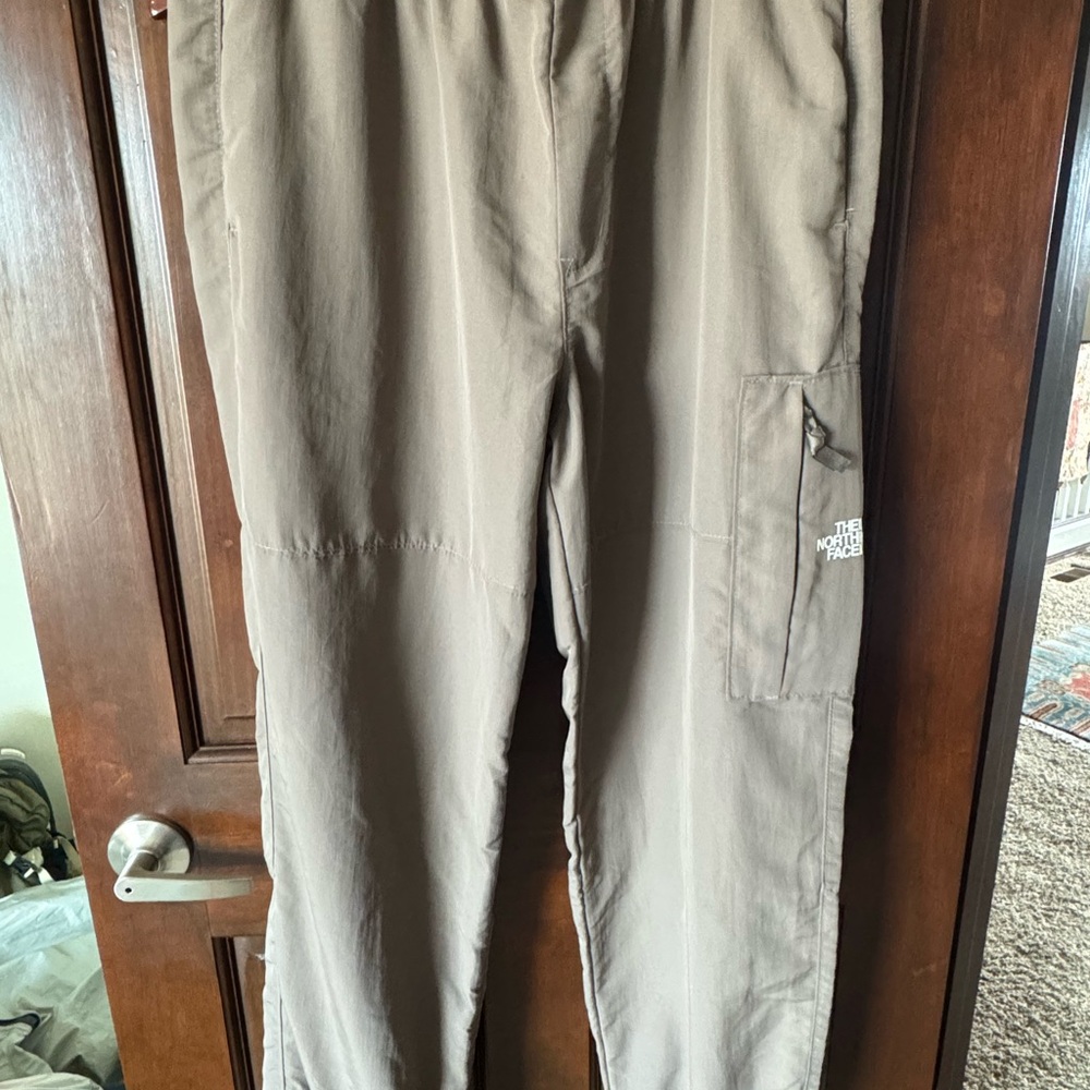 SOLD The North Face Men's Cargo Pants in Taupe